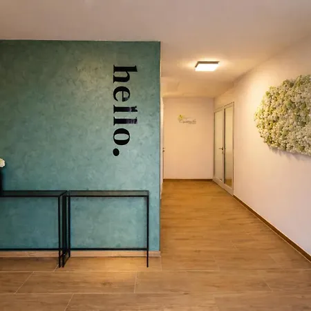 Mein Träumchen Apartements- 7 Rose Stillvoll Und Zentral übernachten *