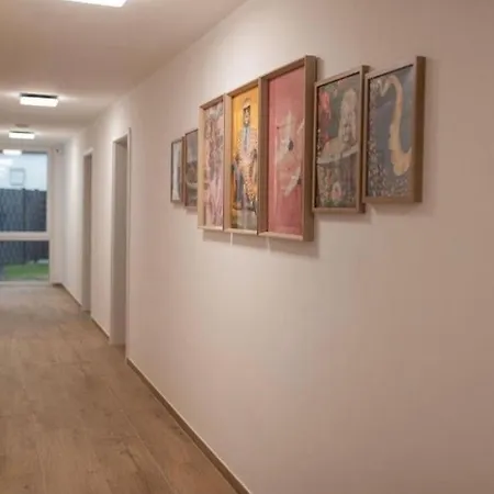 Mein Träumchen Apartements- 7 Rose Stillvoll Und Zentral übernachten Bielefeld