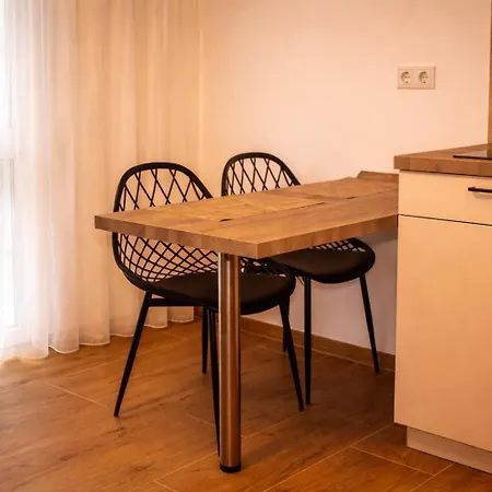 Mein Träumchen Apartements- 7 Rose Stillvoll Und Zentral übernachten *