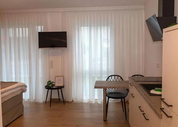 Mein Träumchen Apartements- 7 Rose Stillvoll Und Zentral übernachten *