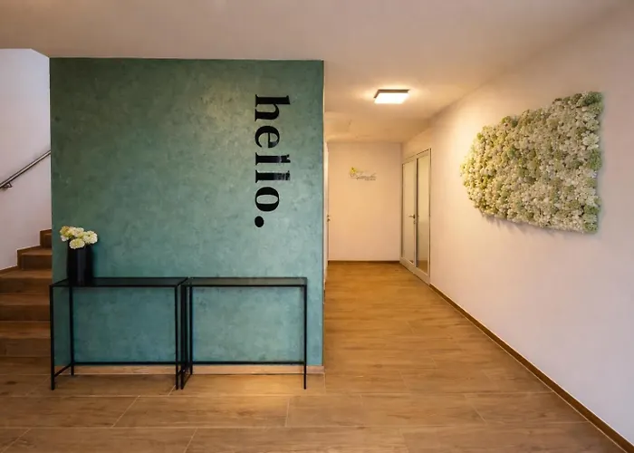 Mein Träumchen Apartements- 7 Rose Stillvoll Und Zentral übernachten *