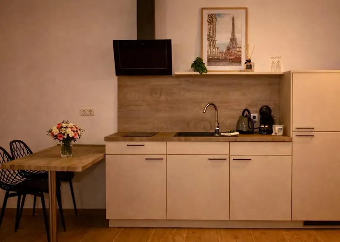 Mein Träumchen Apartements- 7 Rose Stillvoll Und Zentral übernachten